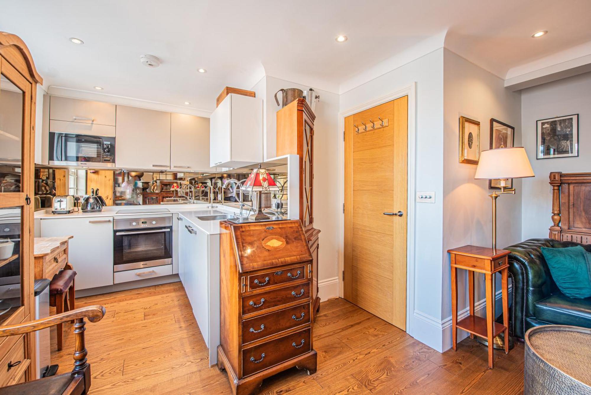 Stylish 1-Bed Flat In Soho - Prime Central London Bagian luar foto
