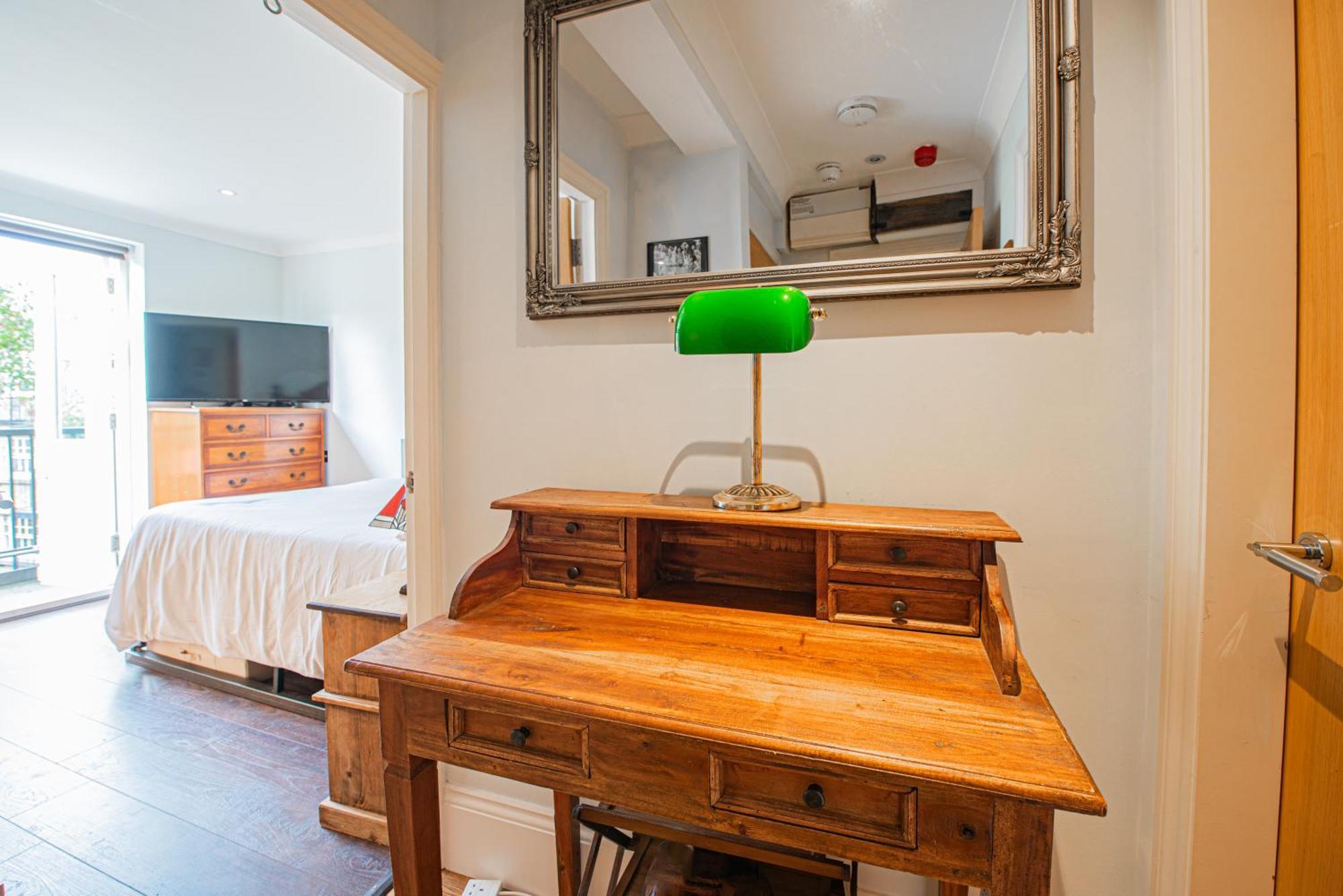 Stylish 1-Bed Flat In Soho - Prime Central London Bagian luar foto