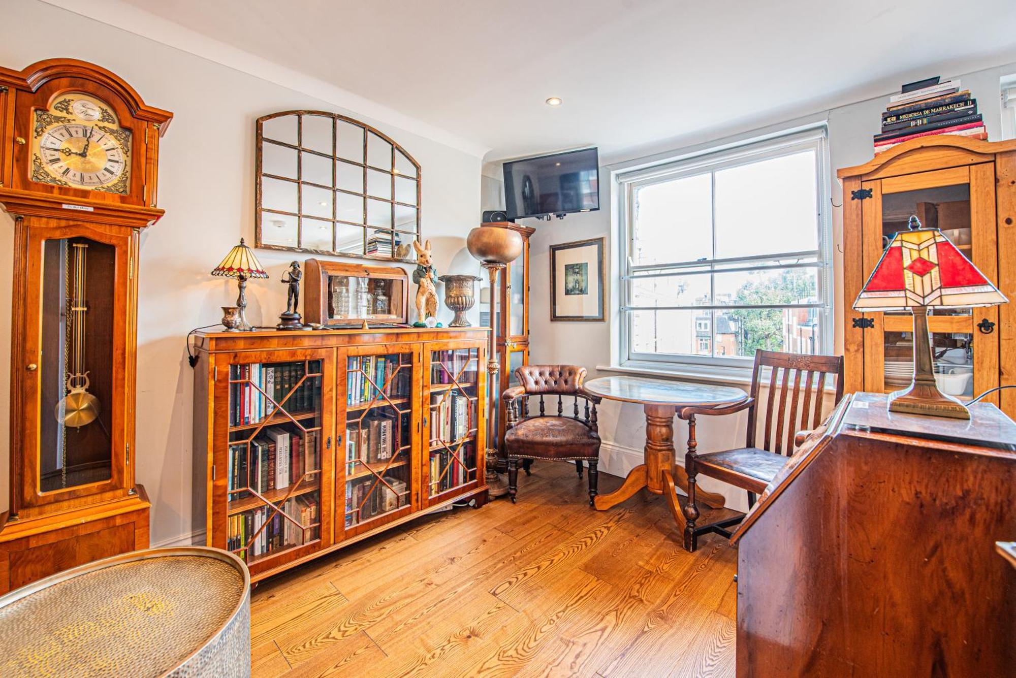 Stylish 1-Bed Flat In Soho - Prime Central London Bagian luar foto