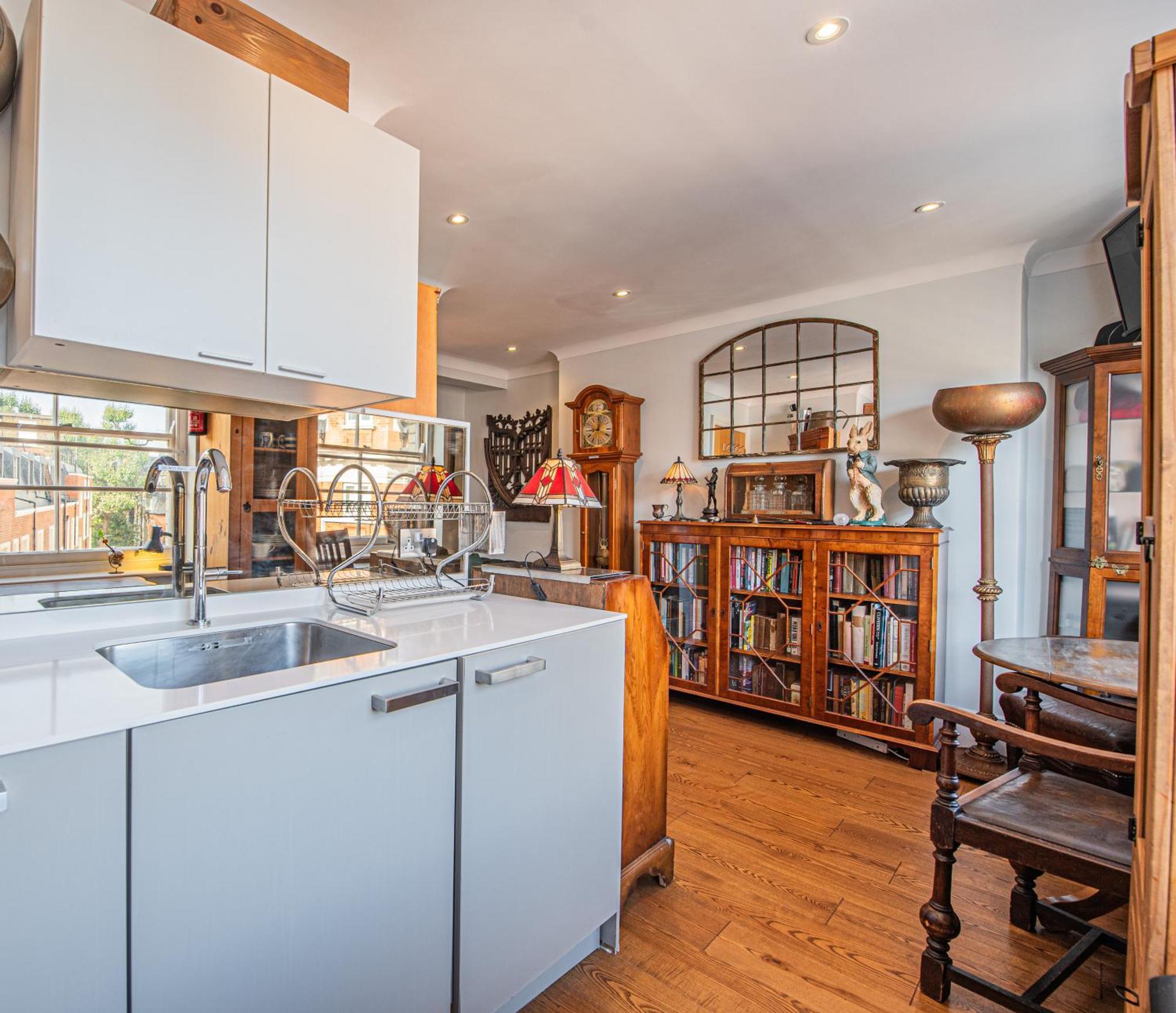 Stylish 1-Bed Flat In Soho - Prime Central London Bagian luar foto
